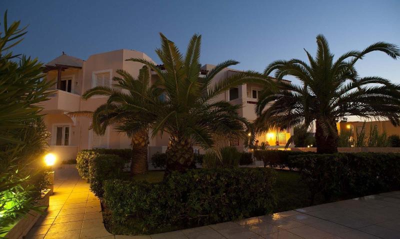 Hotel Caretta Beach Gerani  Exterior foto